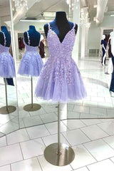 V-Neck Lace Appliques Lavender Short Homecoming Dresses