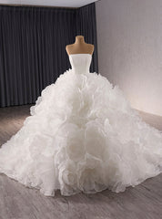 Ball Gown Luxury White Tulle 3D Flower Wedding Dresses