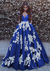 Ball Gown Off-the-Shoulder Sleeveless Court Train Tulle Prom Dresses With Pleated Appliqued
