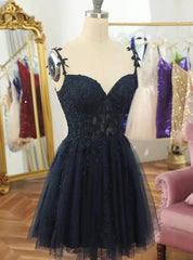 Black Tulle Spaghetti Straps Appliques Homecoming Dresses