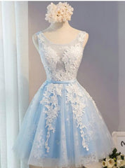 Blue Lace V-neck Homecoming Dresses