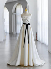 Ivory Saatin Strapless Pleats Wedding Dresses