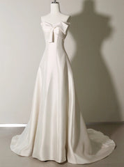 Pretty White Satin Strapless Wedding Dresses