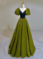 Sexy Green Satin V-neck Puff Sleeve Prom Dresses