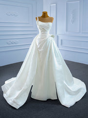 Unique White Satin Pleats Pearls Wedding Dresses