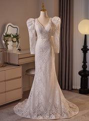 White V-neck Long Sleeve Lace Wedding Dresses